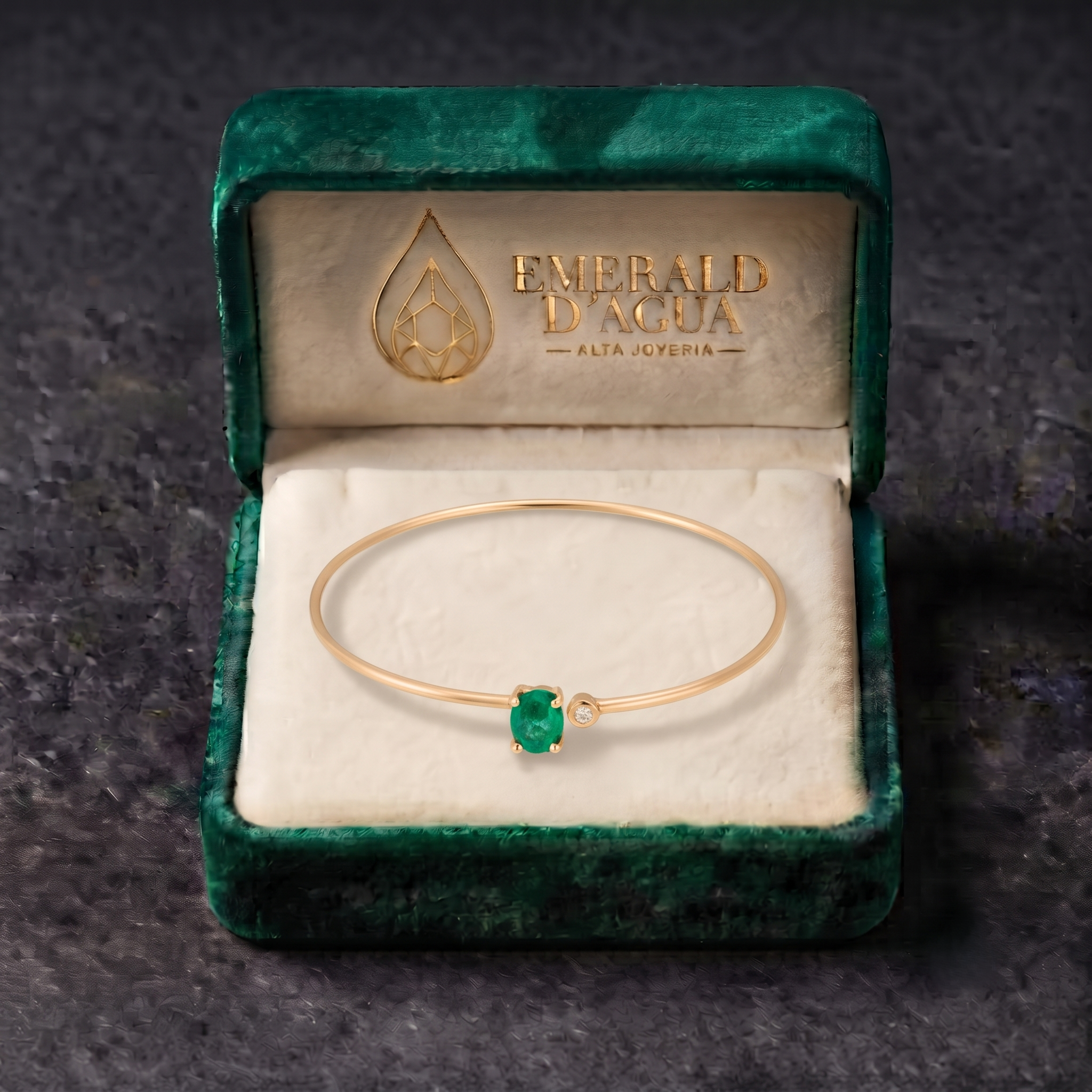Pulsera Rígida Esmeralda Oval y Diamante